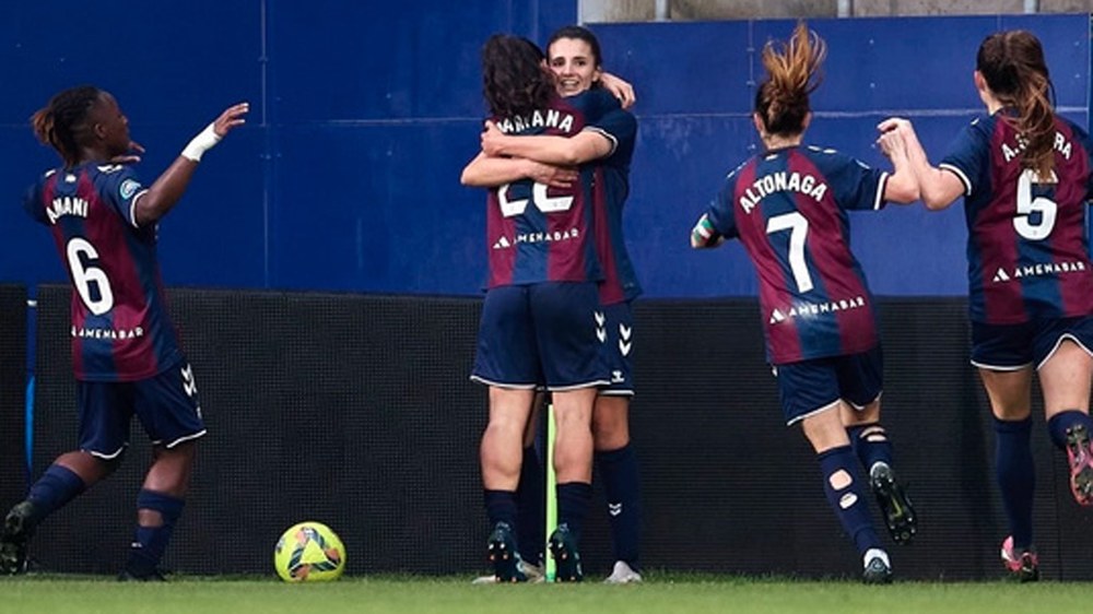 Hiru lan-saio geratzen zaizkio F Ligako SD Eibarko taldeari Sevillara joan aurretik