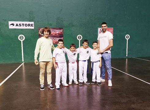 Hiru partiduko jaialdia hartuko du gaur Astelenak 19:00etatik aurrera