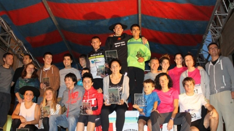 Hirurehundik gora korrikalari Asier Cuevas herri lasterketan