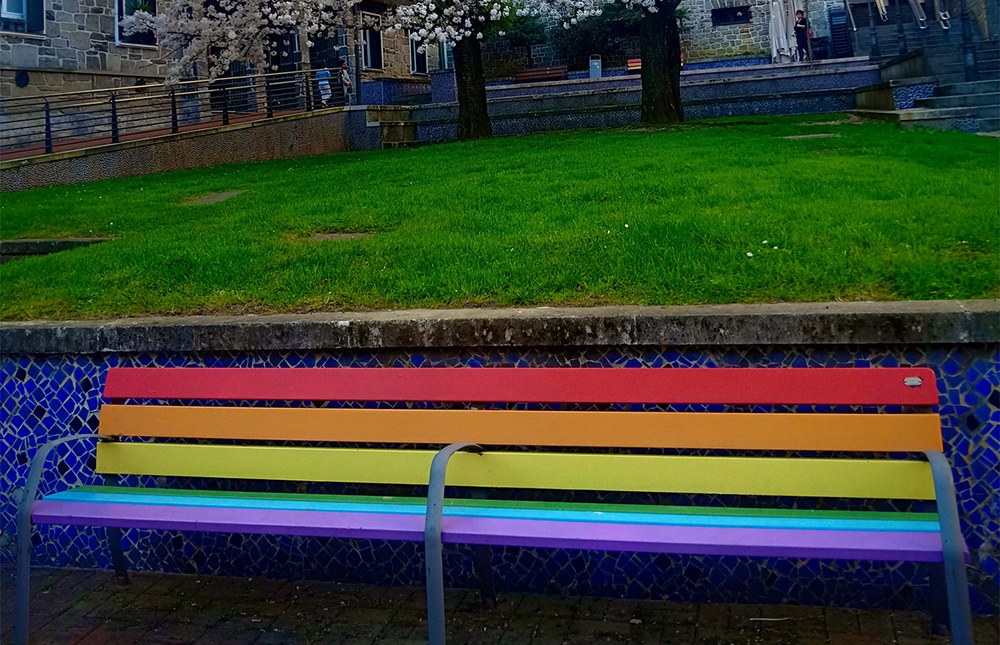 Homofobia, Lesbofobia eta Transfobiaren aurkako Nazioarteko Egunarekin bat egin du Udalak