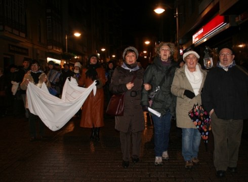 Hotzari aurre eginda santaeskean irten ziren Sostoakoak