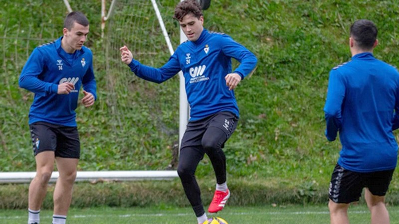 Hypermotion Ligako SD Eibar-ek bi entrenamendu egingo ditu ateak itxita