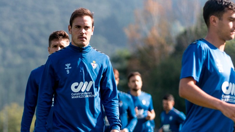 Hypermotion Ligako SD Eibar-ek bost saiotan prestatuko du Oviedon jokatu beharrekoa