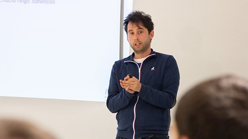 Ibai Inziartek hitzaldia eskainiko du bihar Deban, “Marea gora”-ren barruan