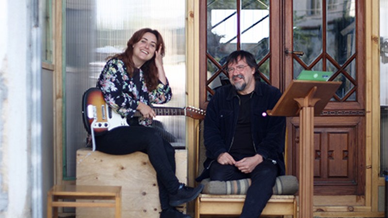 Iban Zalduak eta Miren Narbaizak “Ipuina engainua da” irakurraldi musikatua egingo dute domekan