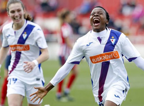 Iberdrola Ligako Eibar FT-ko taldea mailari eusteko partiduaren aurrean