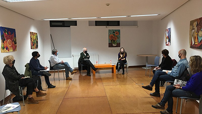 Idazlearekin Harixa Emoten irakurle taldeak urteko azken saioa egin zuen atzo