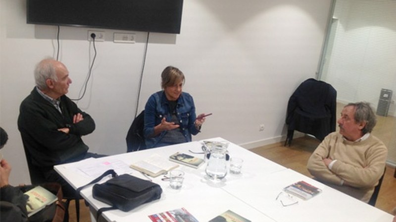 Zabalik dago "Idazlearekin harixa emoten" irakurle taldearen partaide izateko izen-ematea