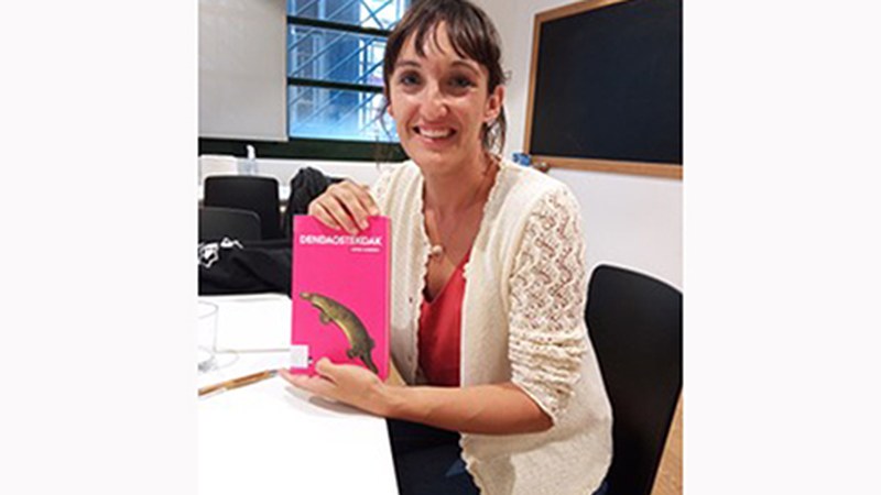 Idazlearekin Harixa Emoten literatur solasaldiek ikasturtea agurtu dute