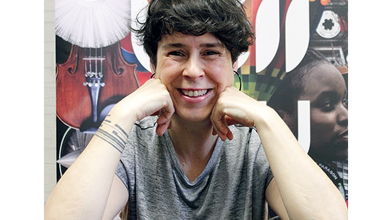 IDOIA TORREGARAI: “Umorea eta jakintza koktel-ontzian sartu ditugu”