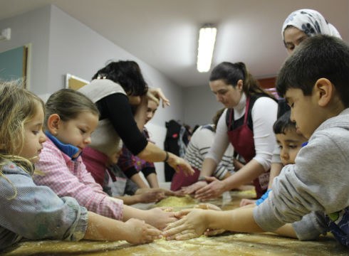 Domeka goiza taloak egiten pasa zuten berbalagunek