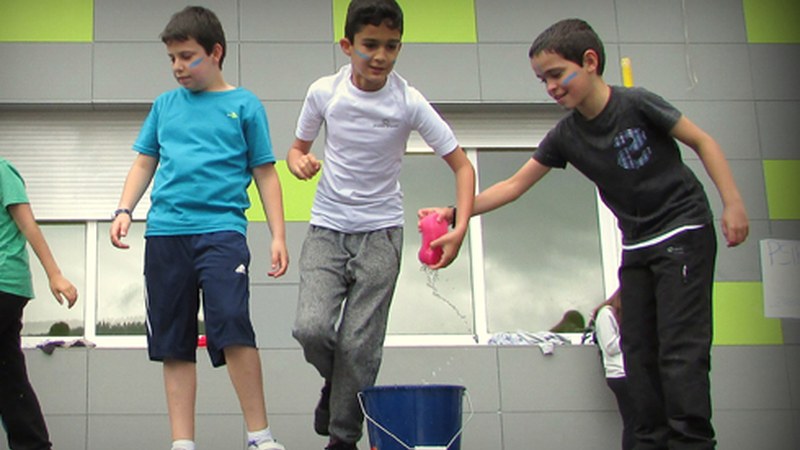 Ikasle bakoitzak 60,10 euro jaso ahal izango ditu herriko dendetan erosketak egiteko