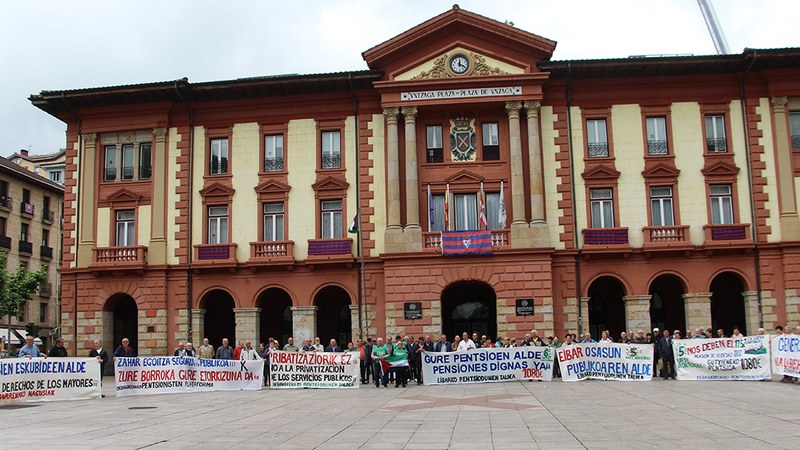 Ikasturteko azken elkarretaratzea egin dute Eibarko pentsiodunek