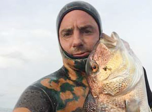 Iker Agirrezabalak muturreko urpeko arrantzari buruzko hitzaldia eskainiko du gaur Kultun