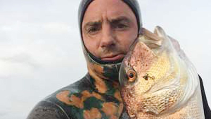 Iker Agirrezabalak muturreko urpeko arrantzari buruzko hitzaldia eskainiko du gaur Kultun