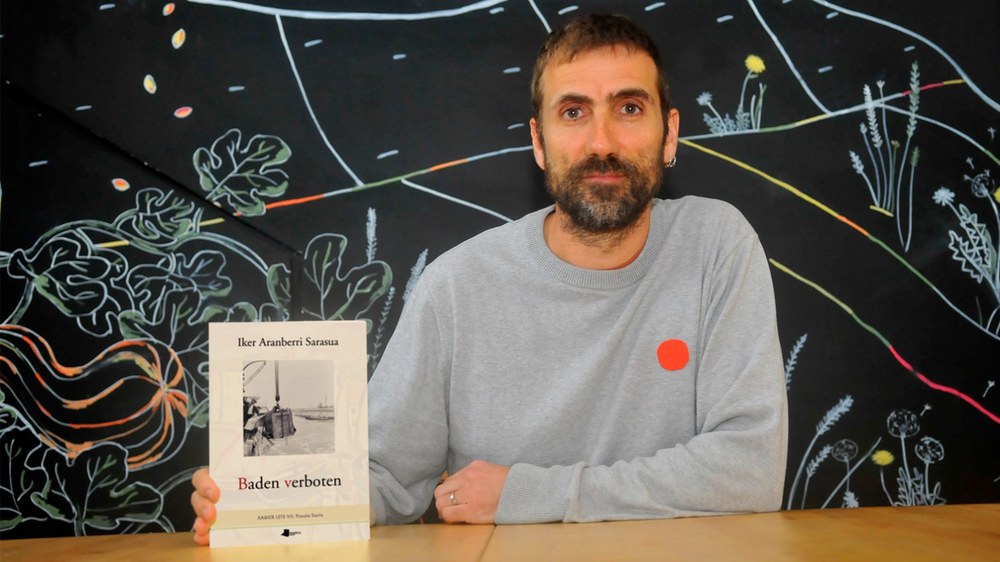 Iker Aranberri idazle eibartarraren ‘Baden Verboten’ poesia-liburua salgai