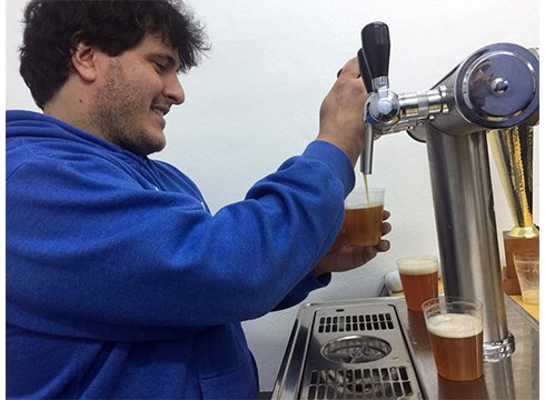 Iker Etxebeste, Brew&Roll: “Sibaritagoak bihurtu gara garagardoa edateko orduan”