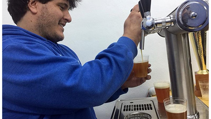 Iker Etxebeste, Brew&Roll: “Sibaritagoak bihurtu gara garagardoa edateko orduan”