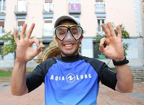 Iker Iraolagoitia, urpekaria: “Gero eta arrain gutxiago dago Kantauri itsasoan”