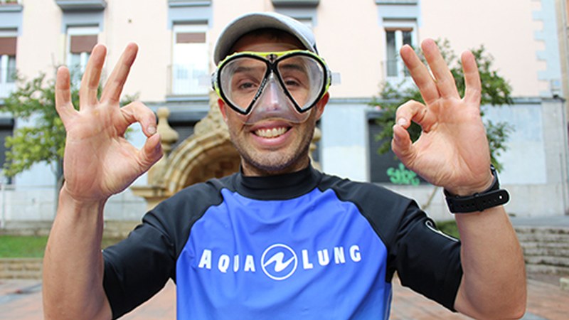 Iker Iraolagoitia, urpekaria: “Gero eta arrain gutxiago dago Kantauri itsasoan”