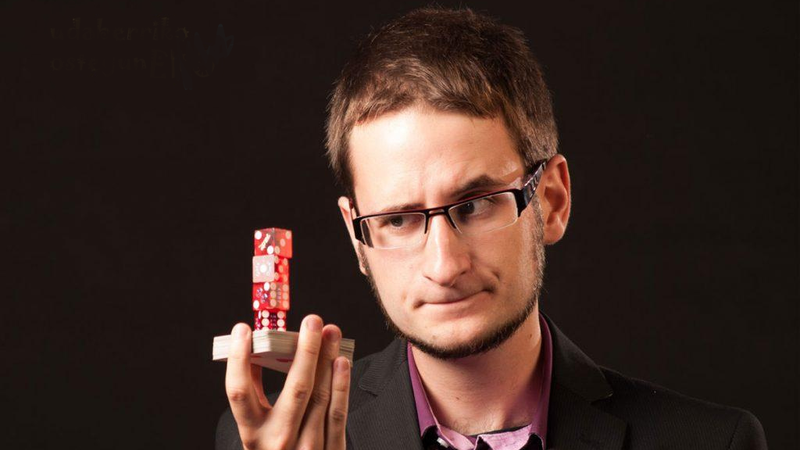 Imanol Ituiñoren magia-ikuskizuna antolatu du ...eta kitto!-k urtarrileko azken egunerako