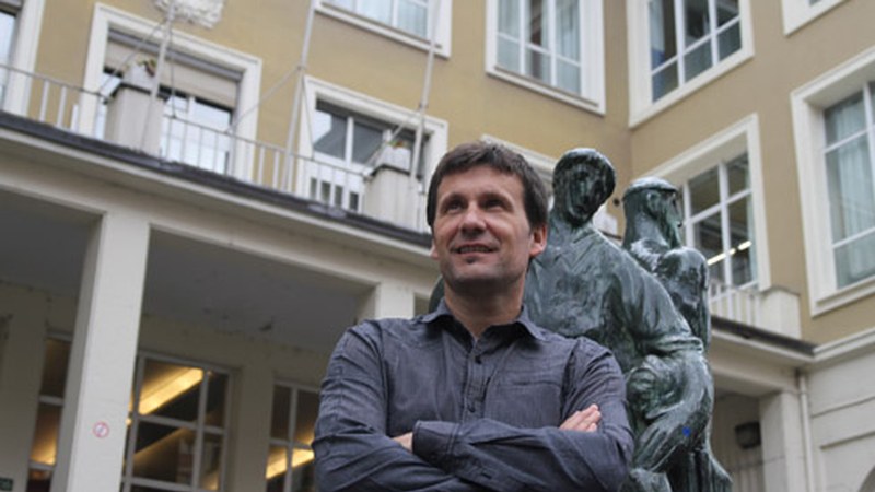 Imanol Urreisti  (Armeria Eskolako zuzendaria): “Eskola gizarteari zabalik dagoen agente modura ikustea nahiko genuke”