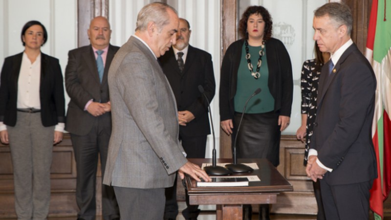 Iñaki Arriola sozialistak Ingurugiro, Herrilan eta Etxebizitza sailburu kargua hartu du