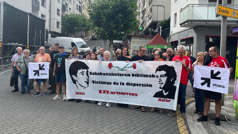 Iñaki Saez eta Asier Heriz sakabanaketa politikaren biktimei aitortza egin diete
