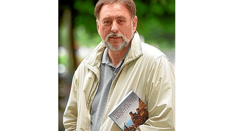 Iñaki Zuloaga, idazlea: “Borrokatzeko sasoia da, mundua gobernatzen duten indarrak oso erreakzionarioak direlako”