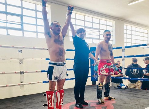 Inda Team-eko Jose Pinelak beste garaipen bat lortu du kick-boxing modalitatean