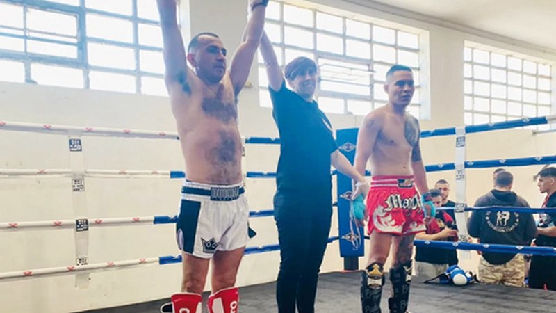 Inda Team-eko Jose Pinelak beste garaipen bat lortu du kick-boxing modalitatean