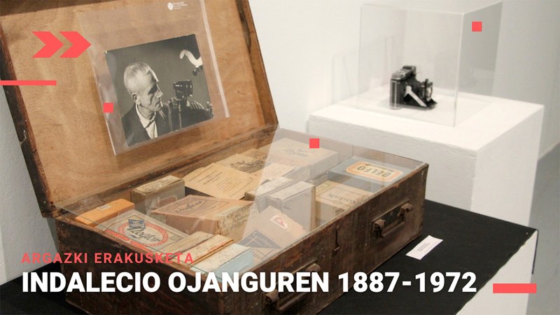 Indalecio Ojanguren mendizale eta argazkilariari eskeinitako erakusketa bisitatu daiteke Portalean