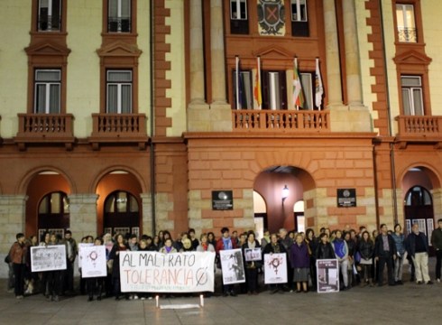 Indarkeria matxistaren kontrako elkarretaratzea egin da