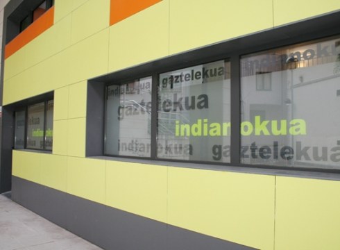 Indianokua gaztelekua martxa betean