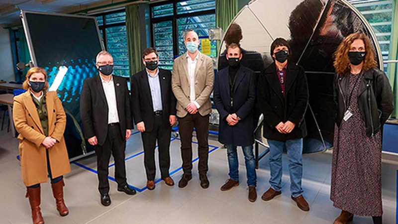 Ingurumen diputatuak Gipuzkoako Ingeniaritza Eskolako instalazioak bisitatu ditu Eibarren