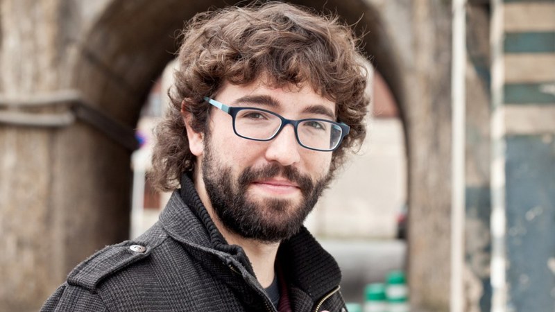 Iñigo Astiz izango da ‘Idazlearekin harixa emoten’ irakurketa-klubaren lehen gonbidatua