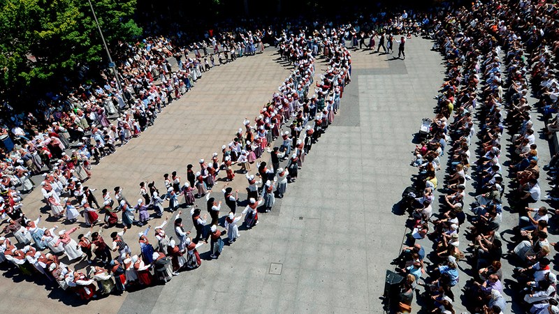Inoiz baino dantzari eta txistulari gehiago elkartuko dira asteburuan ospatuko den 59. Euskal Jaian