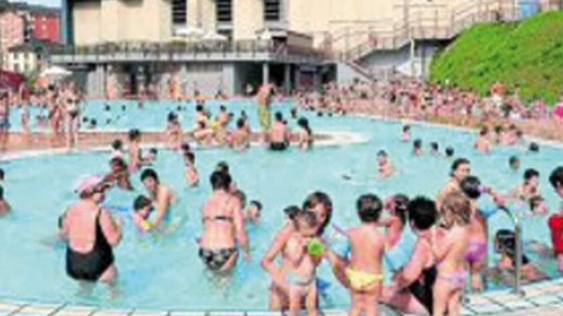 Inoiz baino erabiltzaile gehiago kanpoko igerilekuetan