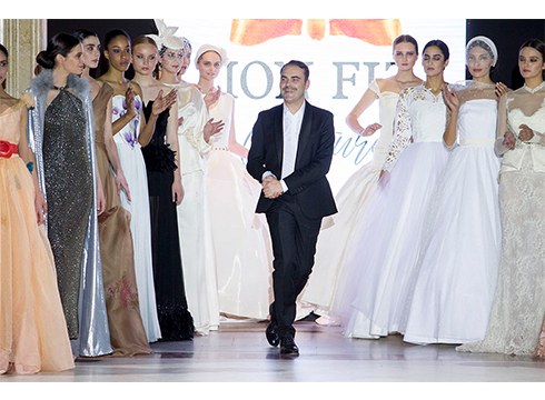 Ion Fiz, moda diseinatzailea: “Tradizioa eta etorkizuna uztartzen ditut nire sorkuntzetan”