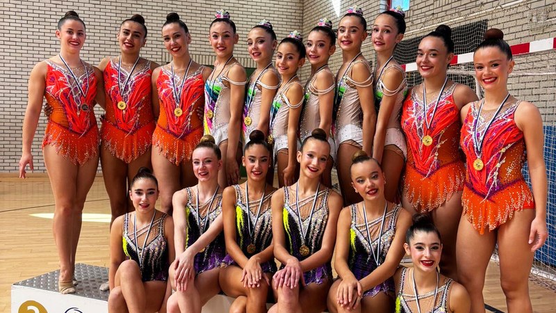 Ipurua gimnasia erritmikoko klubak emaitza bikainak lortu ditu Zaragozan eta Azkoitian