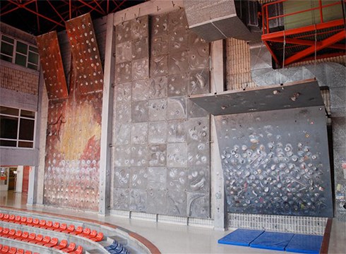 Ipurua kiroldegiko rokodromoak eta muskulazio gela itxita egongo dira bihar