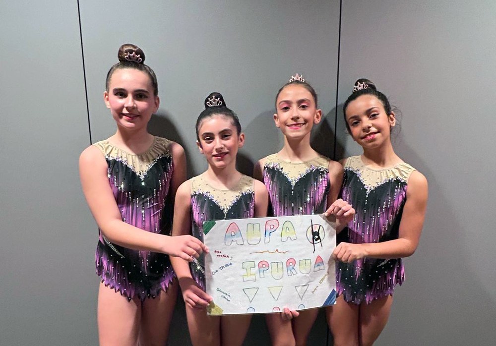 Ipurua klubeko hainbat gimnasta podiumera igo ziren Azpeitian