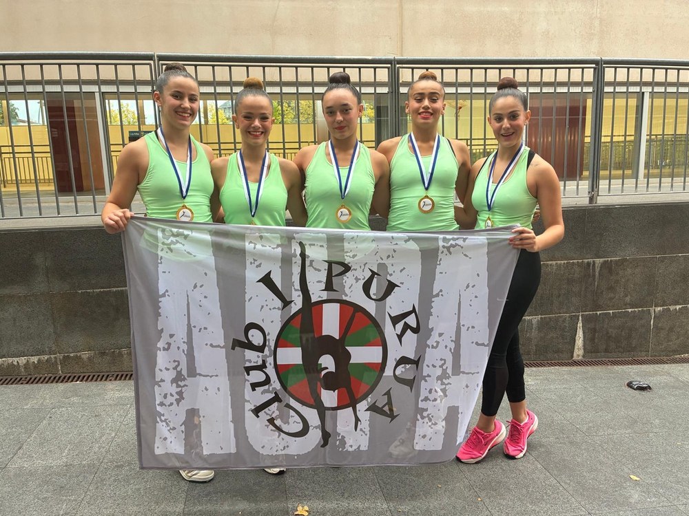 Ipurua klubeko jubenilek Arabako Federazioaren txapelketa irabazi dute