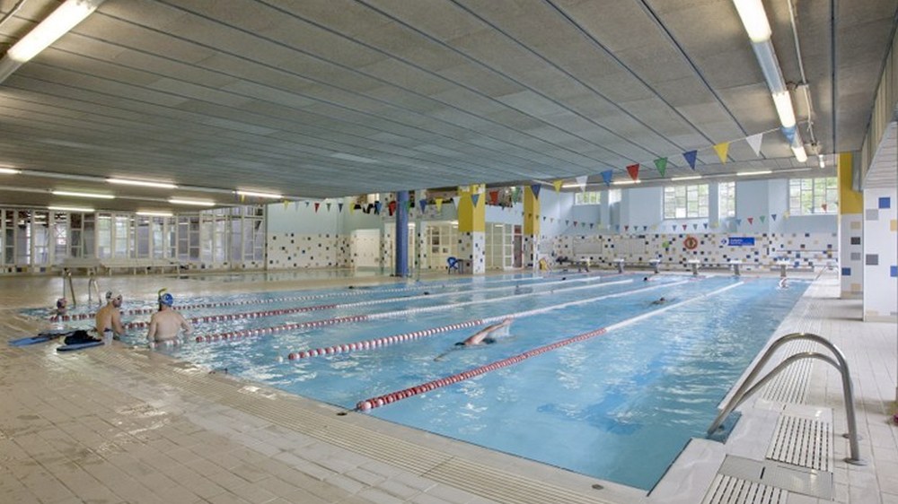 Ipuruako eta Orbeako igerilekuen itxiera puntuala, itzalaldi elektrikoagatik eta segurtasun arrazoiengatik