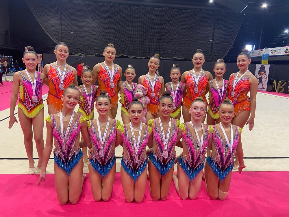 Ipuruako gimnastak podiumera igo ziren Oviedoko Torneoan