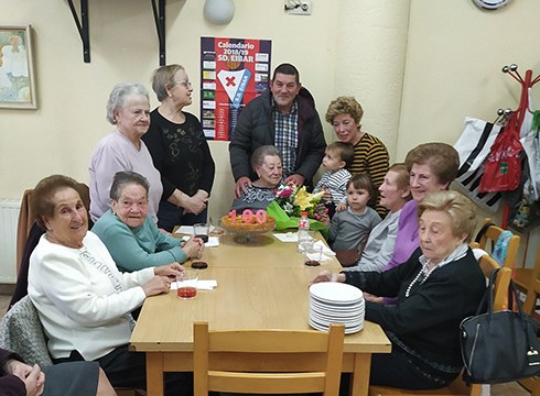 Ipuruako jubilatu etxean ospatu ditu 100 urteak Pilar Lopezek