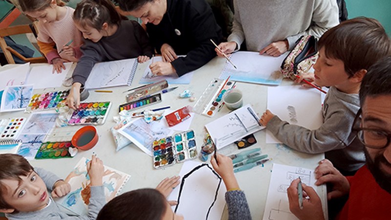 Ipuruako merkatuan egindako akuarela tailerrak primerako erantzuna izan zuen