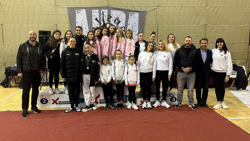 Ipuruako senior taldea bigarren izan zen gimnasia erritmikako San Andres Torneoan