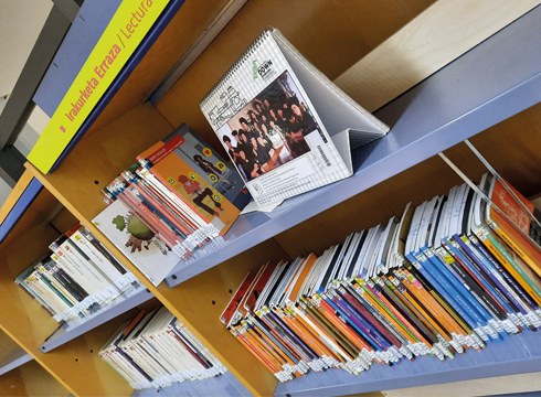 Irakurketa Erraza: Irakurtzeko zailtasunak dituzten pertsonei laguntzen