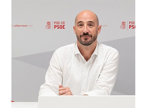 Jon Iraola (PSE-EE): “Etorkizuneko Eibar jasangarria, berdinzalea eta solidarioa izatea nahi dut”